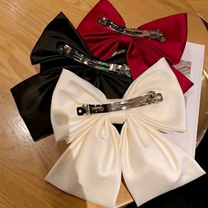 Pintersty  Bow Clip