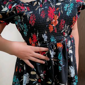 Sale🚨 Floral Black Midi Dress