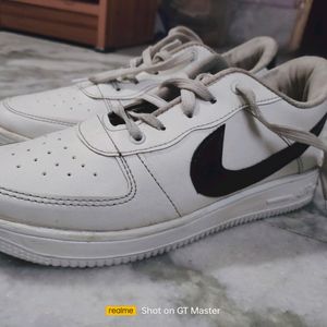 Nike Shoes White Quality