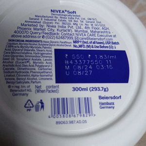 Nivea Soft Light Moisturizing Cream