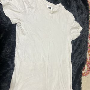 White T-shirt With Round Neck