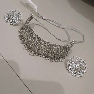 Stylish Chocker Set