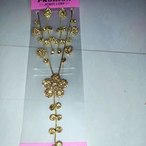 Golden earing and nekles set