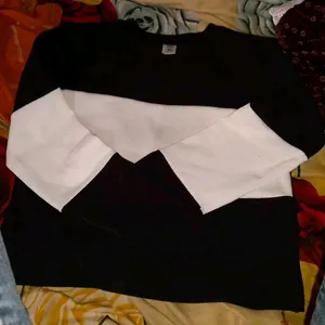 Women Black White Color Blocked T-shirt