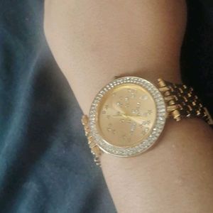 Roung Analog Watch For Women