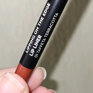 Sugar Lipping On The Edge Lip Liner