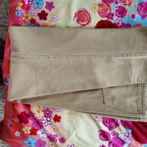 New Lee jeans, Tan Colour, 32" Waist, 43" Length