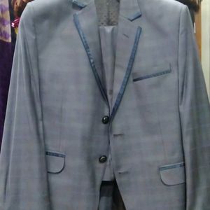 GREY SLIGHTLY CHECKERED BLAZER SET