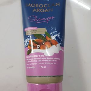 St. Botanica Shampoo