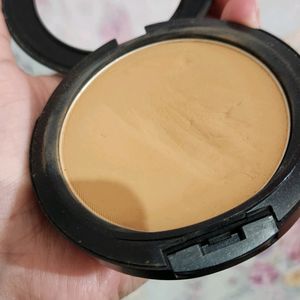 M.A.C StudioFix PowderPlus Compact Foundation NC45