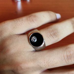 Ring 8-ball