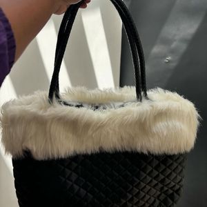 Kashmir Black Tote Bag With Fur