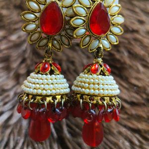 Ethnic Jumkkhas With White Pearls And Red Hannging