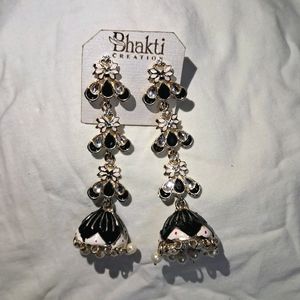 Black &white Jhumka