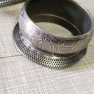 Silver Colour Women Bangles Set And Size Is 2.5