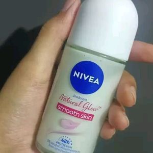 NIVEA NATURAL GLOW DEODRANT ❤️