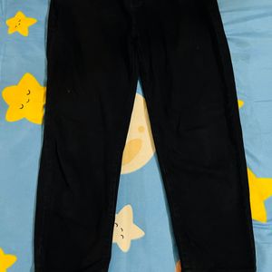 Black baggy jeans