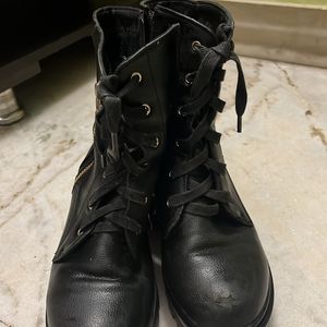 Women Black Lace Up Boots