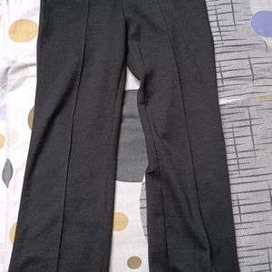 Get Free Delivery On This Black Trouser. Waist- 28. No Damage.