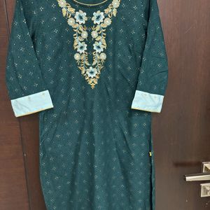 Kurta Set Of Aurelia Brand