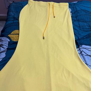 yellow skirt or peticoat