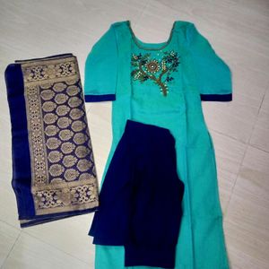 Rama Kurta & Blue Silk Dupatta