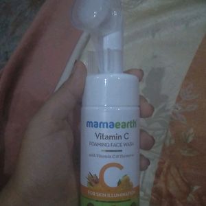 Mama Earth Vitamin C And Turmeric  Fash Wash