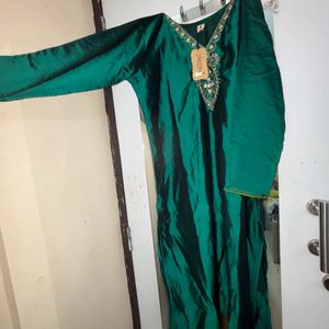 Bottle Green Kurta With Fancy Dupatta And Pants