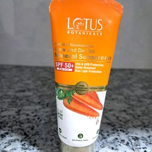 Lotus Botanicals Carrot & Niacinamide Sunscreen