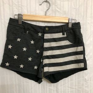 Hana+ Black And White Stars Shorts