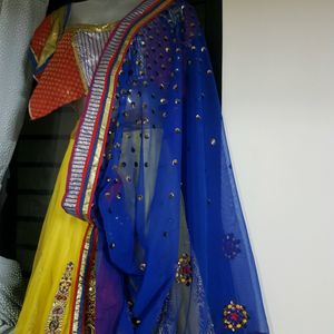 Readytowear Saree With Semi Stitched Blouse