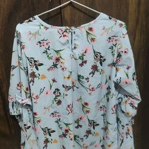 Floral Top In XL Size.