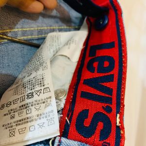 Levis 514 Straight With Slightly Tapered Fit