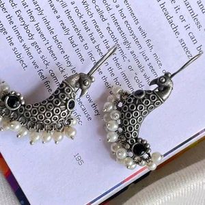 Ailver Parrot Statement Earings