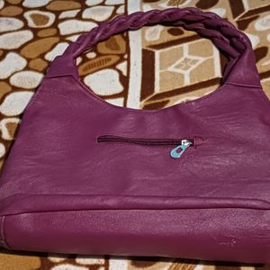 Handbag 👜 With 2 Apartments