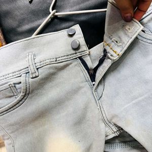 Damage Jeans