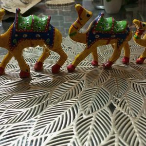 Home Decor Items- Camels And Plant