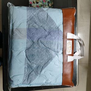 Brand New Signature Blankets Double Bed Comforter