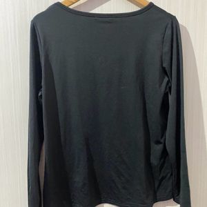 full sleeves black top