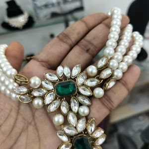 Kundan Pearl Set