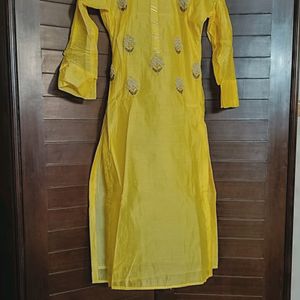 Women Yellow Motif & Thread Embroidered Suit Set