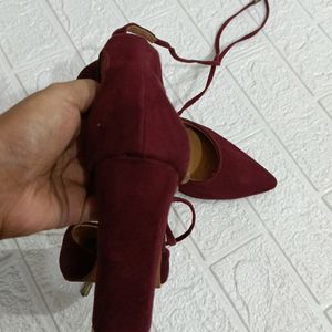 Pointed Toe Heel