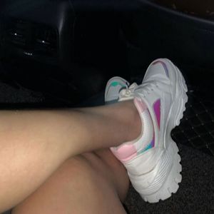 New White Trending Sneakers