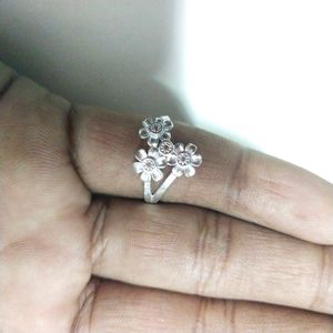 Pure Silver Beautiful Flower 🌺 Ring 💍 For Her.