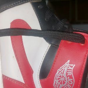 Air Jordan Sports Shoes In A New Condition