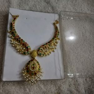 Jewellery Set.