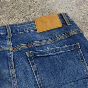 Zara Torn Jean