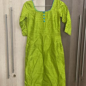 Green Kurti