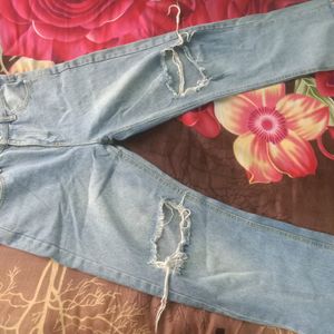 Trendy Knee Cut Jeans