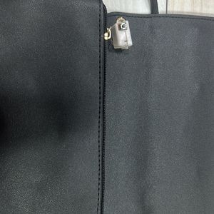 Light Sling Bag